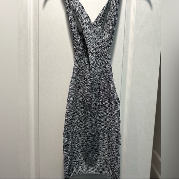 GUESS MINI DRESS - Picture 2 of 5